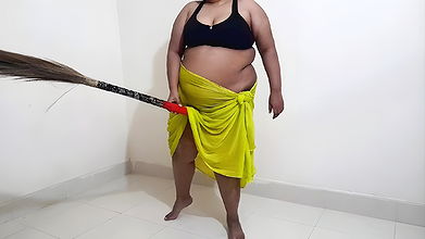 Desi kamwali 18y old BBW hot Girl ne malik ke sath chudai ke (huge Ass fuck & destroy) Hindi Real sex