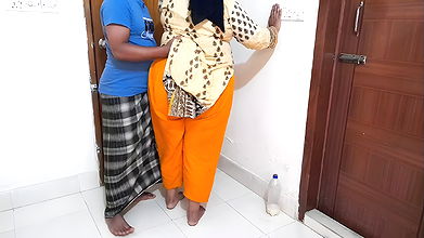 Devar ne mujhe khali ghar mein Jabardasti Choda – Desi MILF Bhabhi fucked by Devar while sweeping room (Hindi Audio)