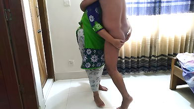 Indian Desi Hot badi Dudh wali Maid ko Malik ne jor Jabardasti chudai aur uska pani nikal de – Huge cumshot & rough fuck