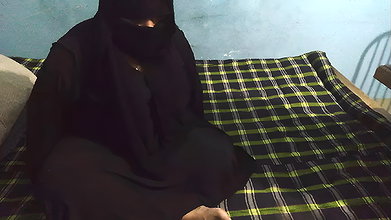 Muslim Burqa and Hijab pahne ek naukrani ko malik ke bete ne choda – Hindi Choda chudi