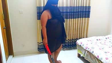 Padose Ladake Ne Chudai Ki Jabki Tamil Muslim Aunty Ne Hot Dress Mein Ghar Mein Jhado Lagae – Hindi Audio (Tamil Sex)