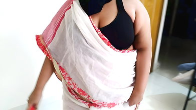 Padosi Ladaka Jabardasti Chudai Desi Muslim 55 year old Aunty Jabaki Safai Ghar – Huge Cum on Her Behind