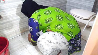 Saudi Arabia MILF Stepmom washing clothes in bathroom when stepson come and huge fuck her ass then cum out – family sex