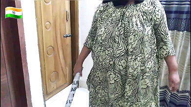 While sweeping room Pakistani hotel maid a guest seduced by her big ass & big tits then fucked her ass & cum in pussy