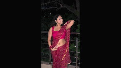 hot sizzling insta model sexy navel in pink saree 22
