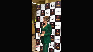 NIKKI TAMBOLI SEXY DIVA RAUNCHY FIGURE TEASE AT EVENT 22