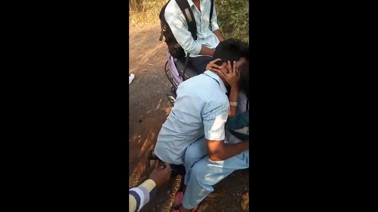 Swathi Teacher Fucking With Students In Forest For Money 22