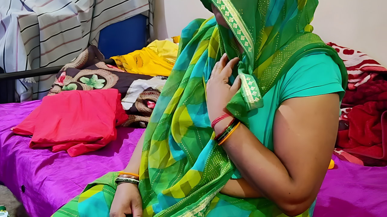 Desi Hot Indian Bhabhi Fucked in Hindi Audio