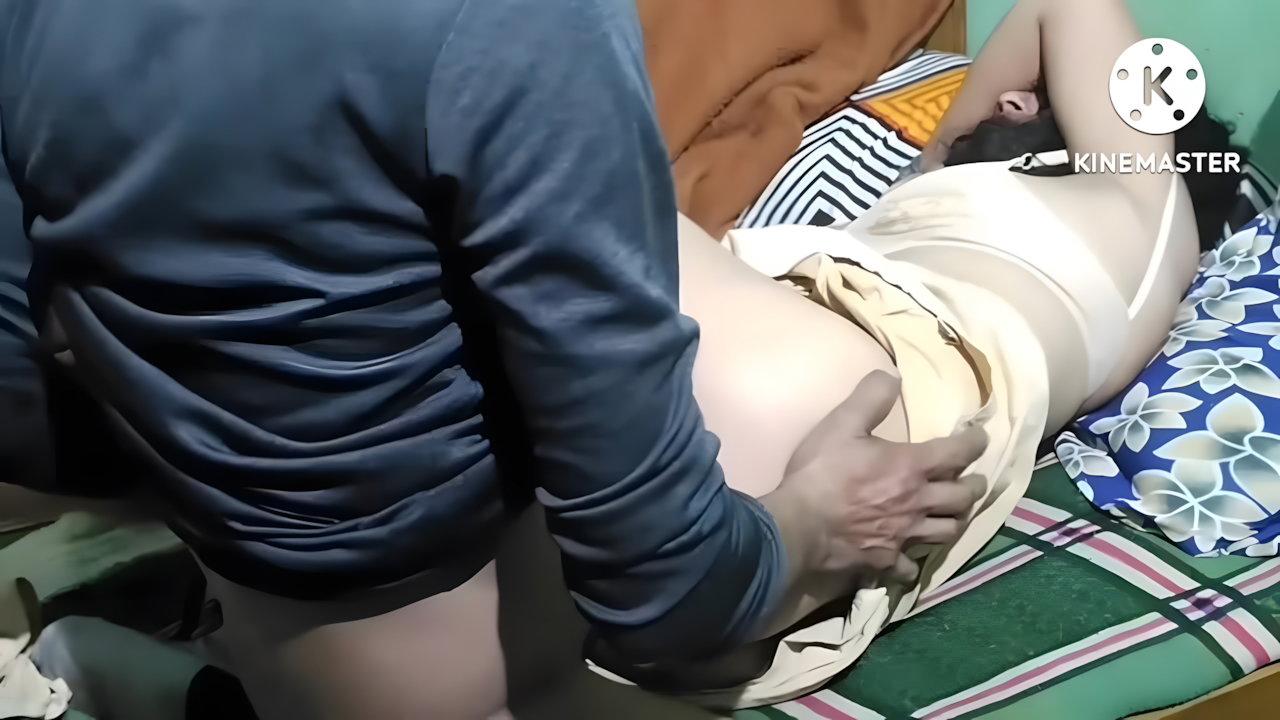 Very Cute Sexy Indian Housewife Lady