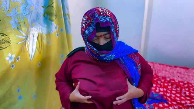 Big Tits BBW Maid Caught Masturbating in Arab Hotel MMS