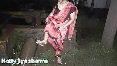 Bahu Rani ratt ko barish m tubweel par naha rahi thi piche se Boodhe Sasur ne Bahu Rani ko jabrdasti chod diya