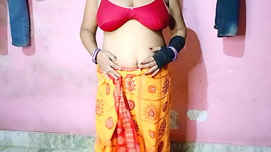 Desi stepmom ne saree utar kar bengan dalke chut ka pani nikal