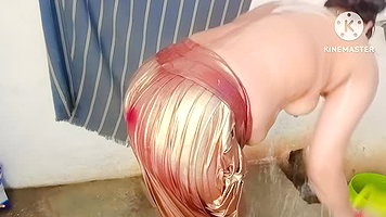 Seeing Sister-in-law Taking a Bath My Desi MMS Leak