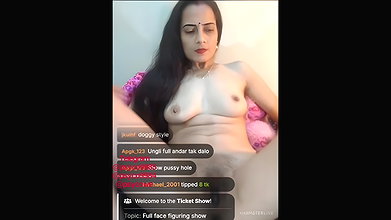 Indian Sex MMS: Yourshreya69 Shows Cute Face and Fingers Pussy