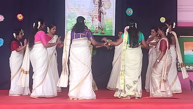 Cute malayali ladies sexy navel slips in radtional saree 22