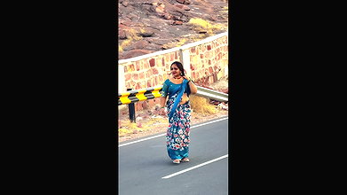 hot aunty fleshhy open deep navel in blue saree on road 22