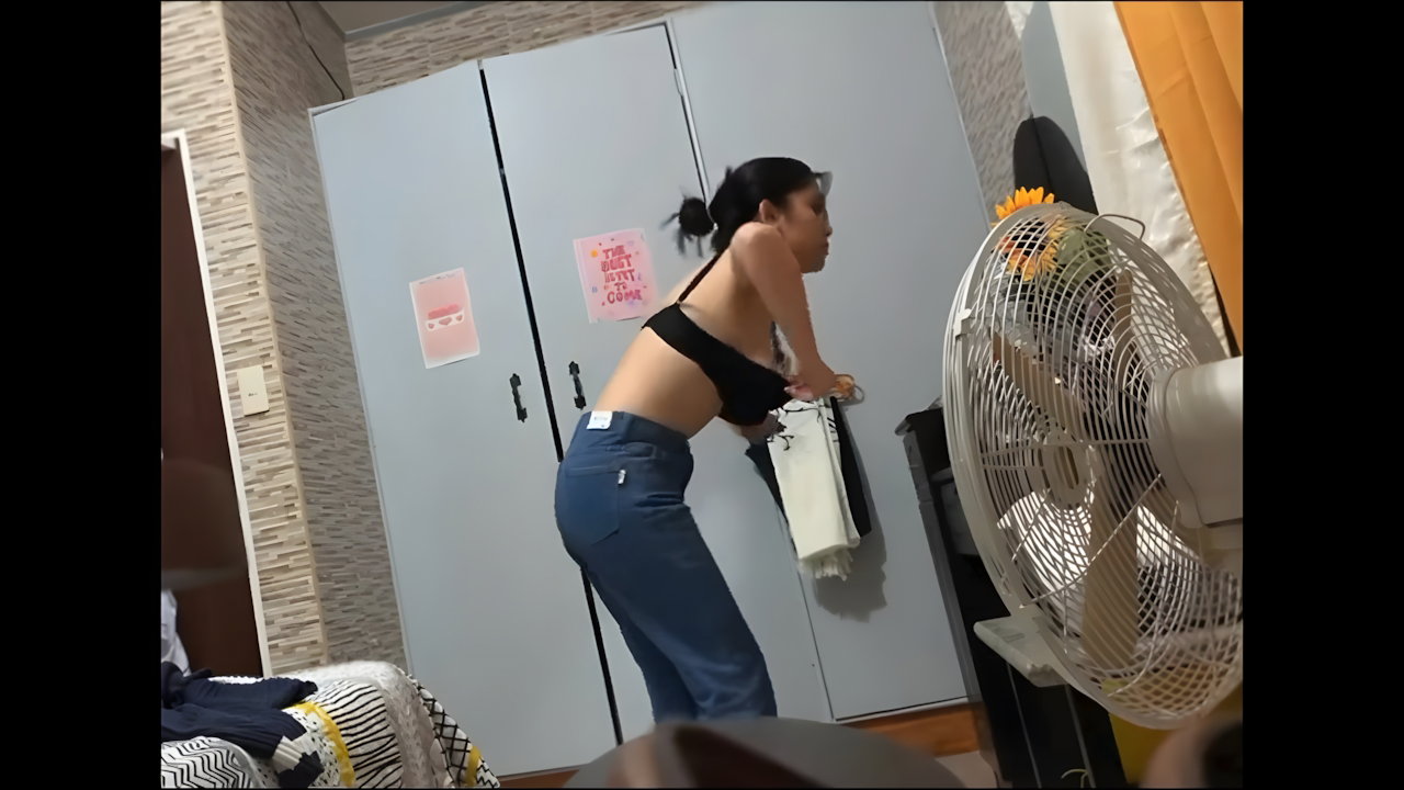 Sister Changing Clothes Secretly Captured 22