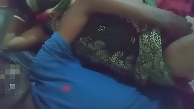 Desi Old Neighbor Friend’s Aunty Was Fucked in a Romantic Mood by Going to Her Room