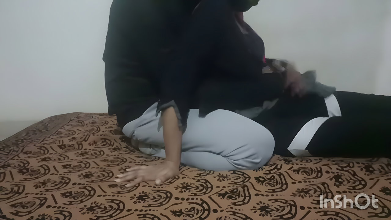 Meena Bhabhi in XXX MMS with Husband Friend