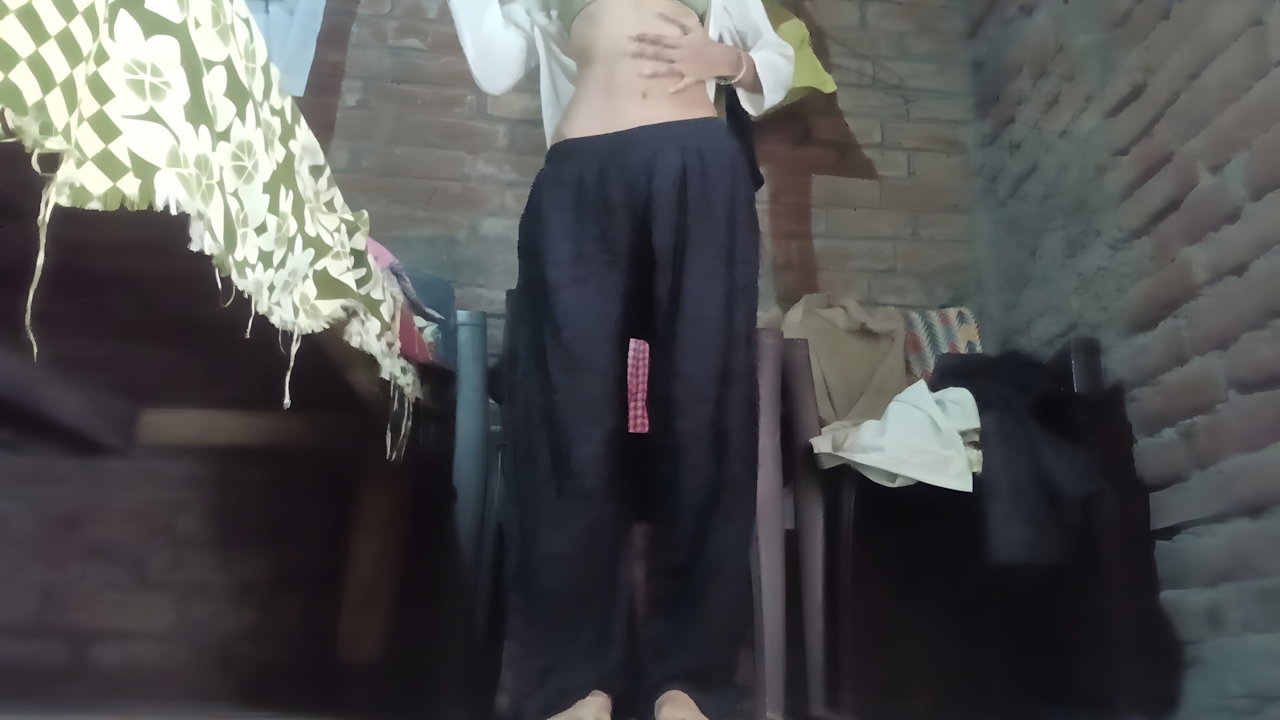 Nude Dance by Desi Pinky Randi in Indian Sex MMS