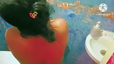 Sexy Desi girl gives hot blowjob in bathroom mydesi xxx