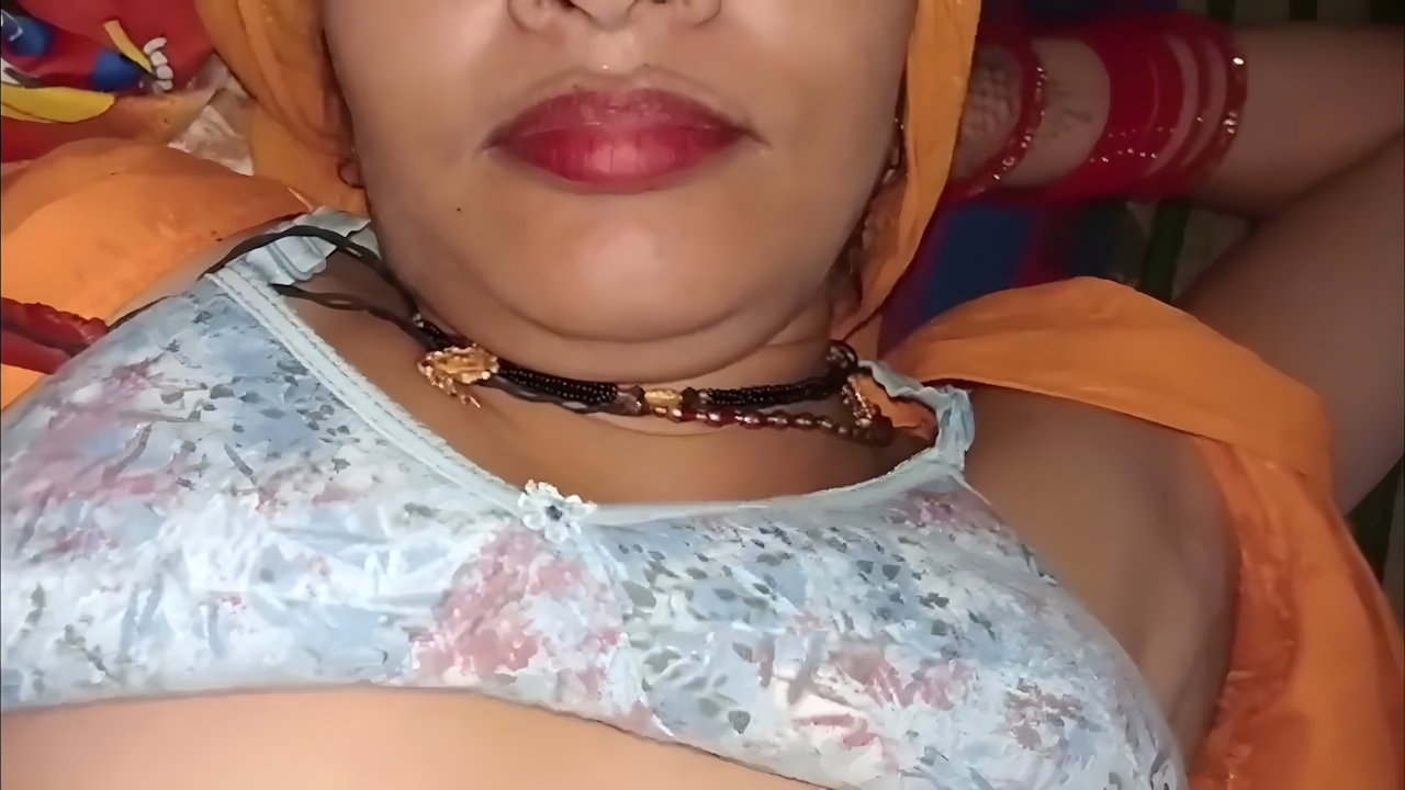 Indian Sex MMS: Janvi Bhabhi’s Boobs Sucking and Deep Fucking