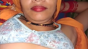 Indian Sex MMS: Janvi Bhabhi’s Boobs Sucking and Deep Fucking