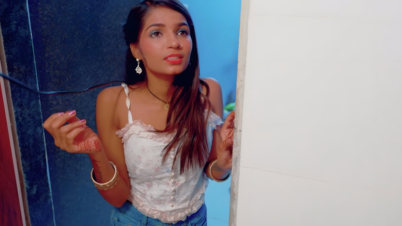 Indian Sex MMS: Desi Bhabhi Catches Devar Masturbating