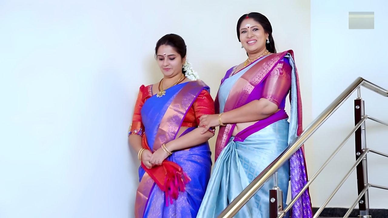 Matured_Sanghavi_Open_navel_and_tummy_Haripriya_sexy_big_ass_and_navel1