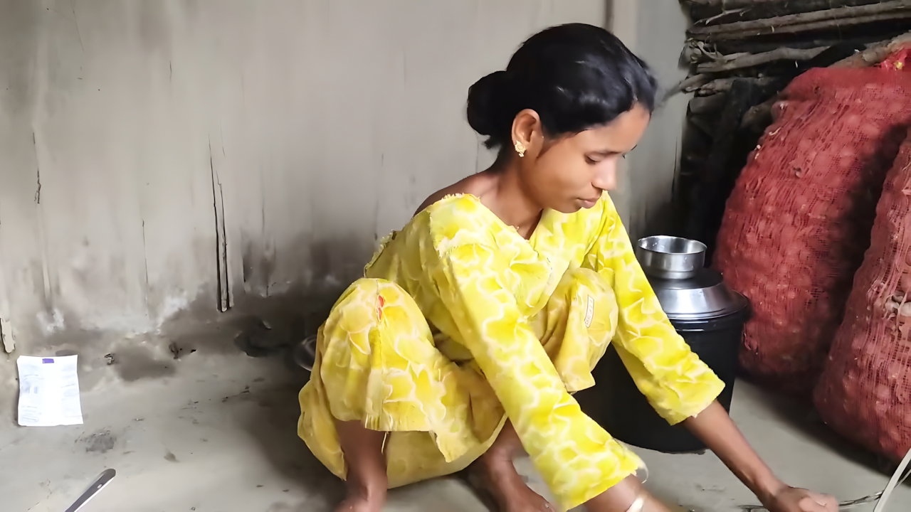 Hot Village Life Moments Indian village girl’s original vibration video!