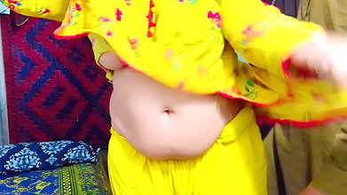 Aabha Paul School Girl