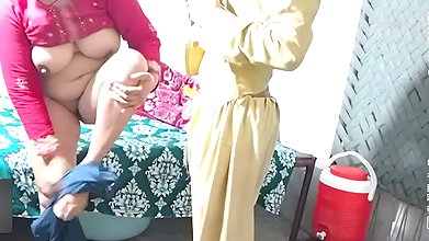 Sex Kiya upar uthakar bahut speed se jhatake