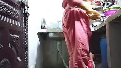 sexy Pakistani sucking his bf dick