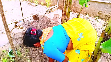 Villege Forming Saree Big Boobs Maid and Land Owner Dirty Fucking in Pump Shed. Telugu Dirty Talks