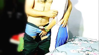 Cute indian college girl sucking and shaking cock DESI maal ke muh me lad de diya