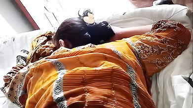 New Desi Hot beautiful bhabhi cheating on husband, Indian bhabhi hard xxx sex with devar – clear hindi audio.