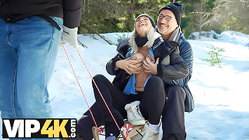 Sex(-cident) While Skiing