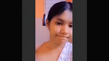 Desi cute Girl Showing Her Boobs And Pussy