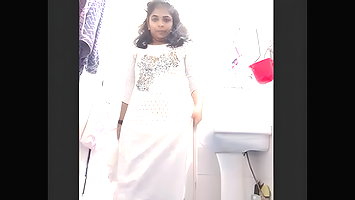 Pk hot bhabi nude bath
