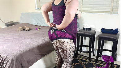 Hot BBW masturbating and moaning while cumming