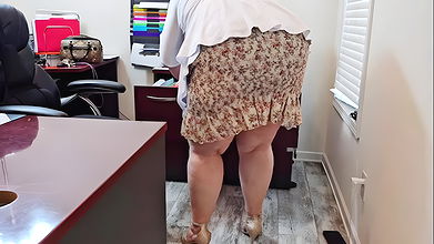 The Upset Customer Sprayed His Cum in My Open Mouth, Then I Gagged on His Big Load