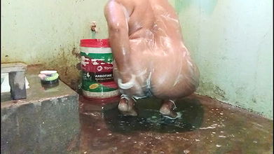 Bhabhi naha ri thi chup kar dekh ra tha fir doggy style me chudai ki