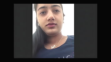 Desi cute wife nice boobs show