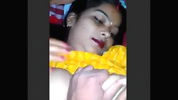 Beautiful bhabhi sexy boobs