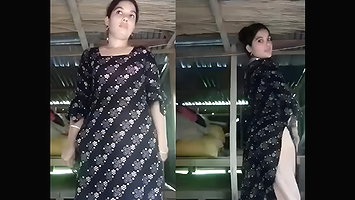 Beautiful Bangla Village Bhabi Showing