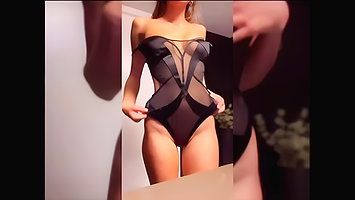 Carolina Samani Nip Slip Striptease Video Leaked – OnlyFans