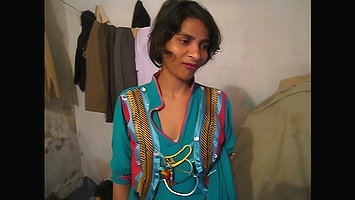 Pakistani Amateur Wife Farah – Movies