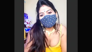 Geeta Bhabhi Squeezing Milk from Boobs