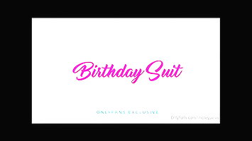 Lindsey Pelas Nude Birthday Suit Teaser Leaked – OnlyFans