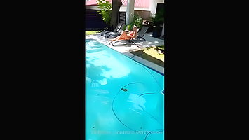 ScarlettKissesXO Fucking The Pool Cleaner Video Leaked – OnlyFans